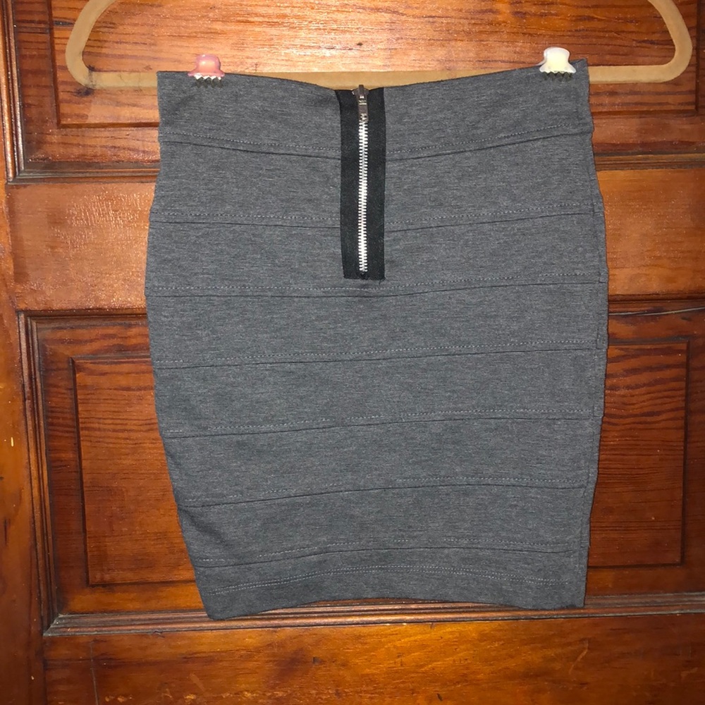 Short pencil skirt